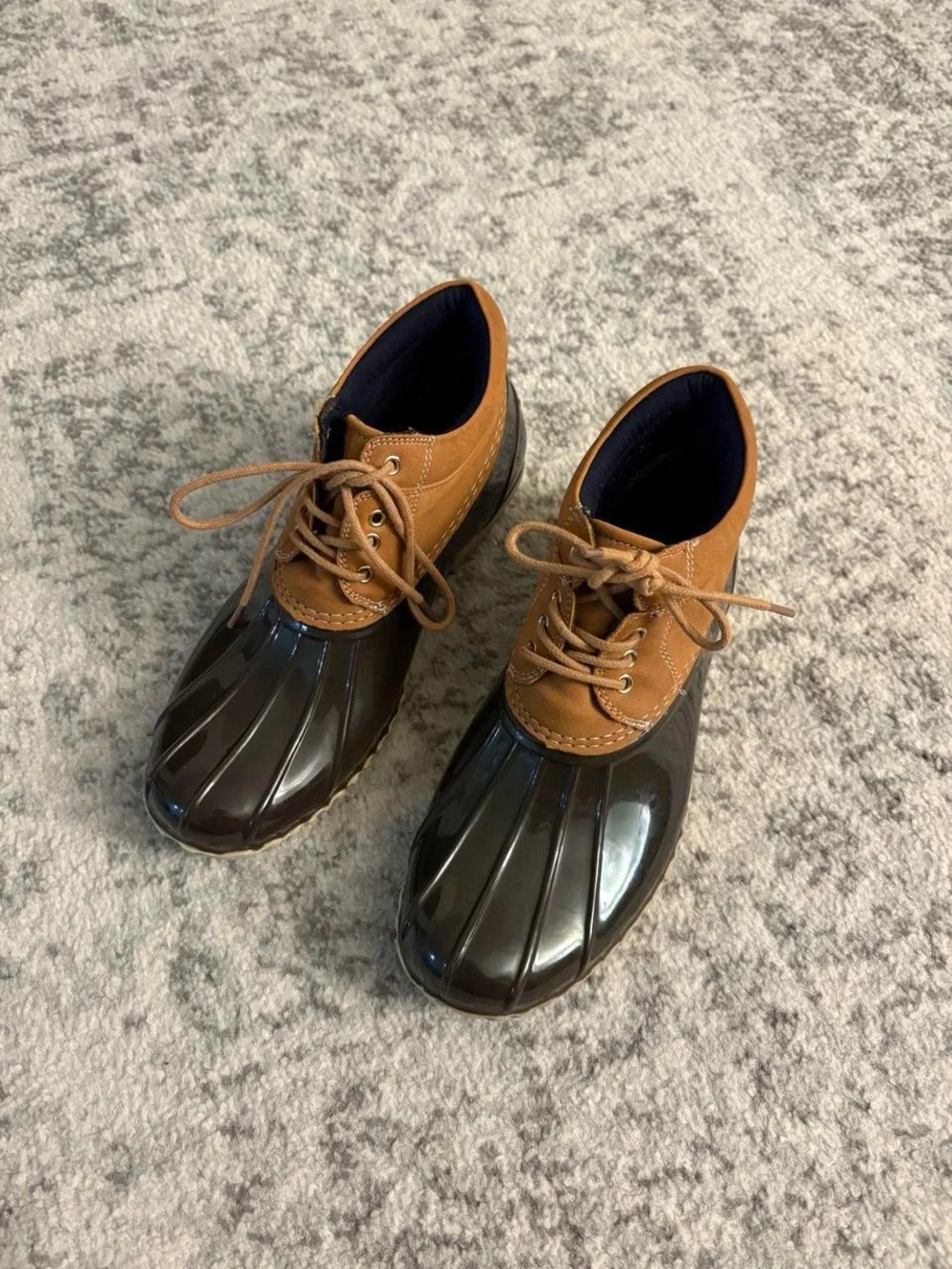 Size 8 Women’s Tommy Hilfiger Duck Boots